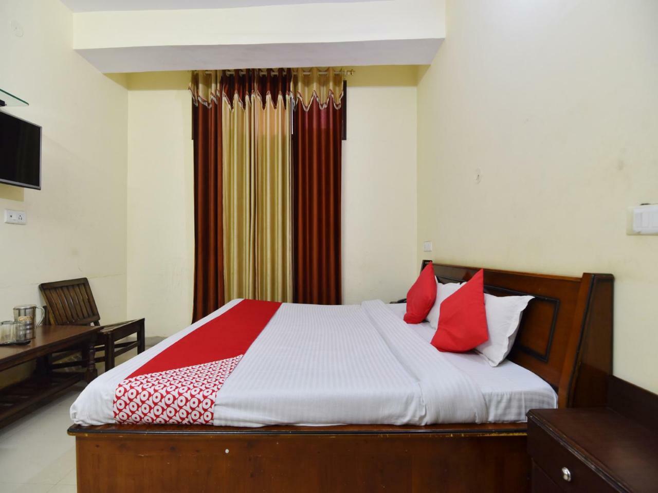 Oyo 28027 Hotel Dhruv Mandi Εξωτερικό φωτογραφία
