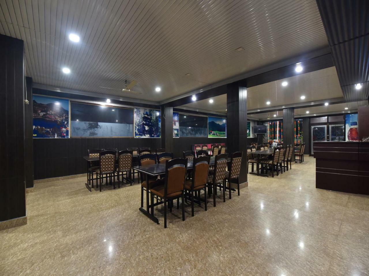 Oyo 28027 Hotel Dhruv Mandi Εξωτερικό φωτογραφία