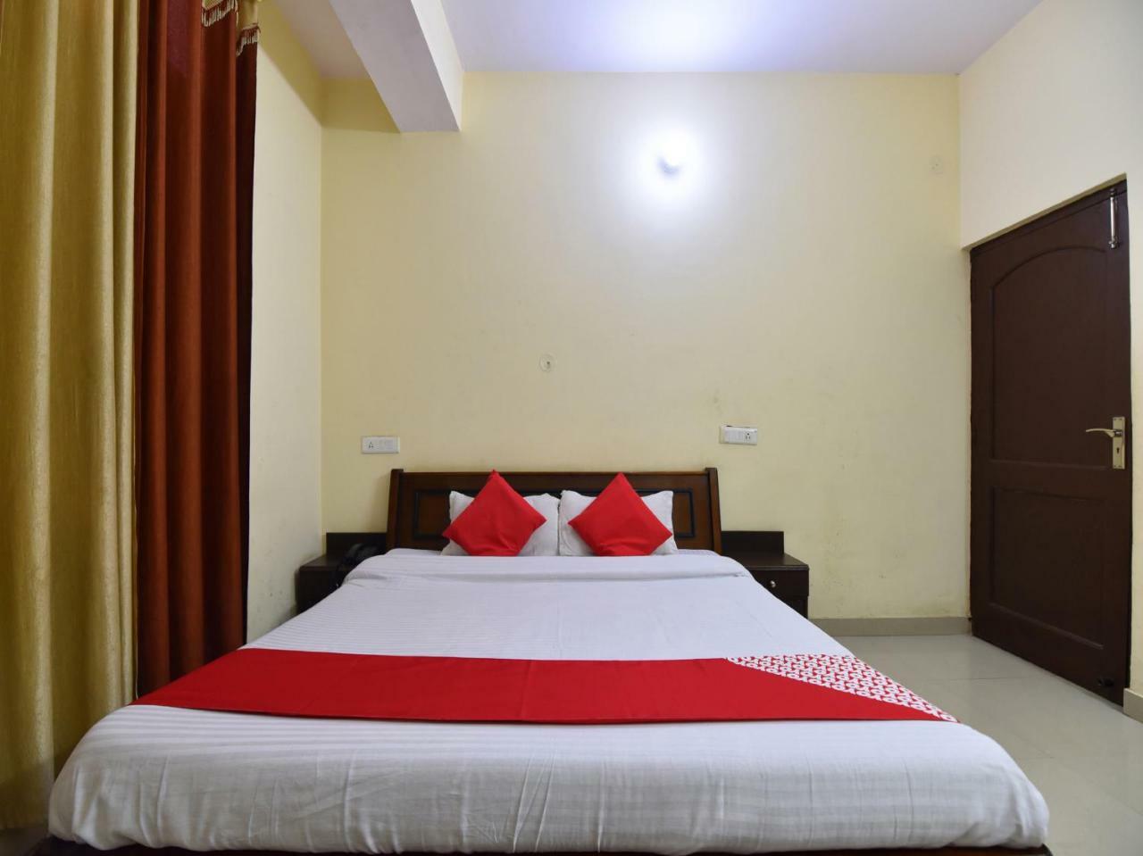 Oyo 28027 Hotel Dhruv Mandi Εξωτερικό φωτογραφία