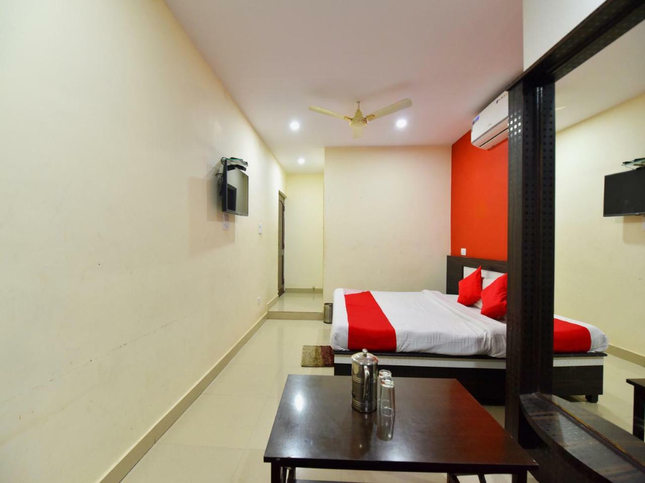 Oyo 28027 Hotel Dhruv Mandi Εξωτερικό φωτογραφία