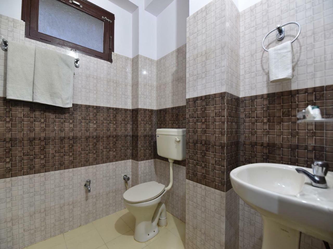 Oyo 28027 Hotel Dhruv Mandi Εξωτερικό φωτογραφία