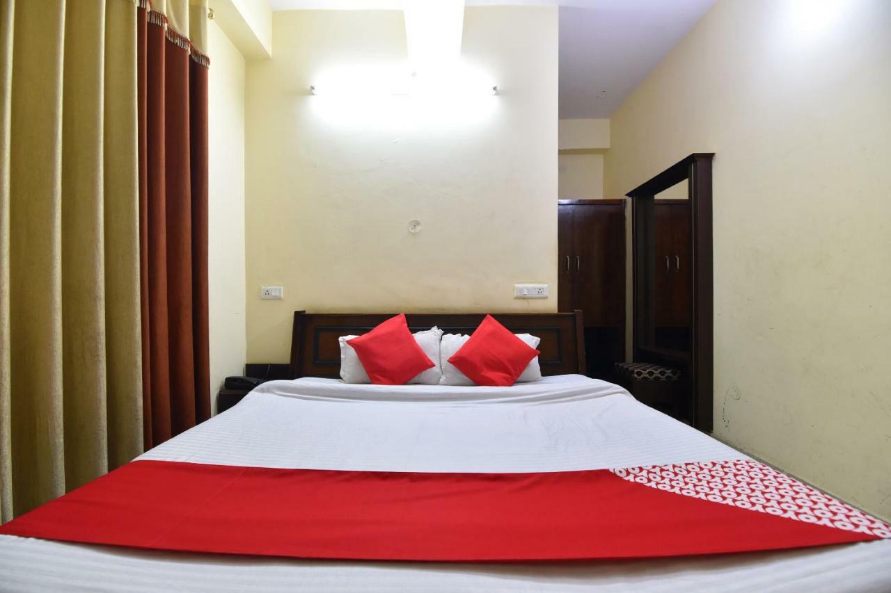Oyo 28027 Hotel Dhruv Mandi Εξωτερικό φωτογραφία