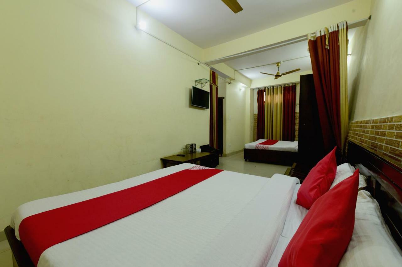 Oyo 28027 Hotel Dhruv Mandi Εξωτερικό φωτογραφία