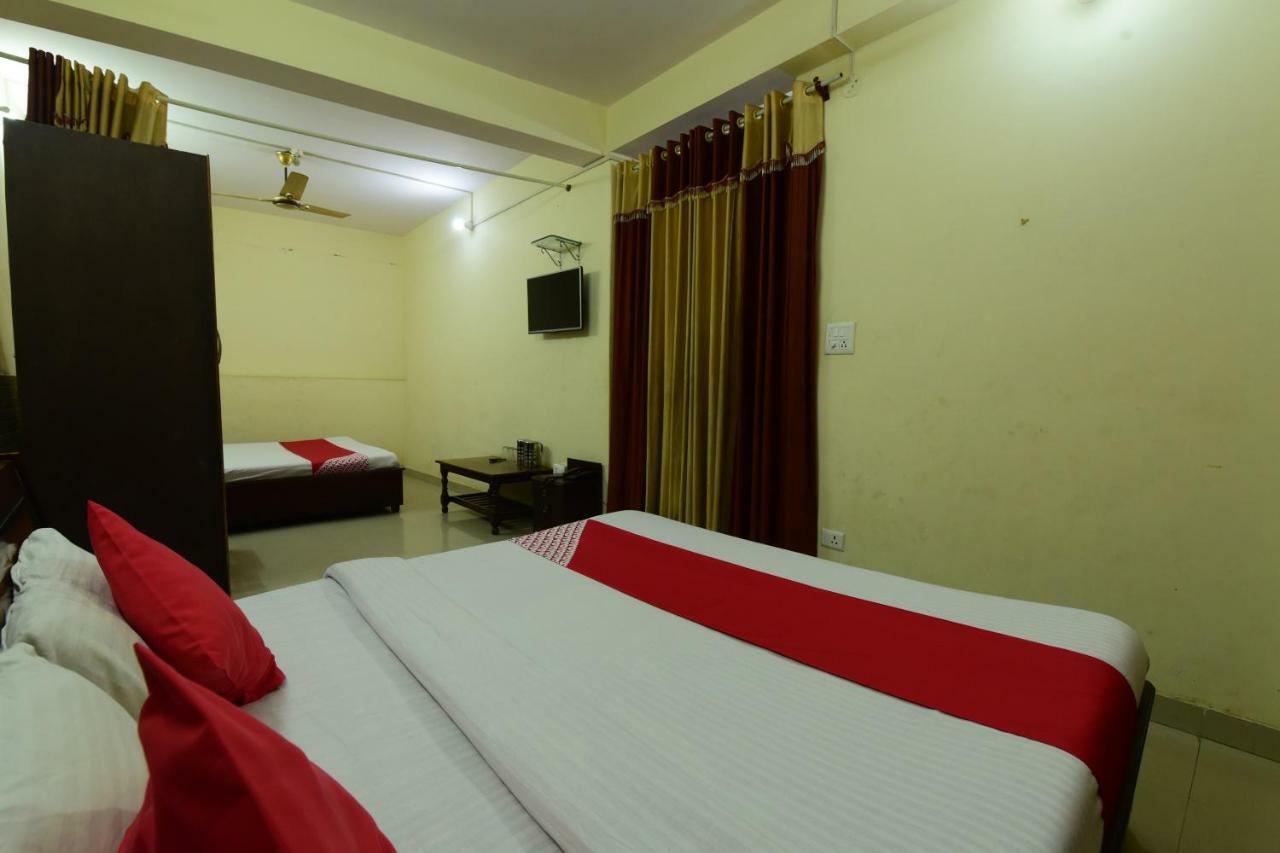 Oyo 28027 Hotel Dhruv Mandi Εξωτερικό φωτογραφία
